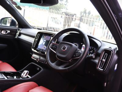 🚗 2021 VOLVO XC40 B4 – 2000CC TURBO PETROL • SUNROOF • LEATHER SEATS