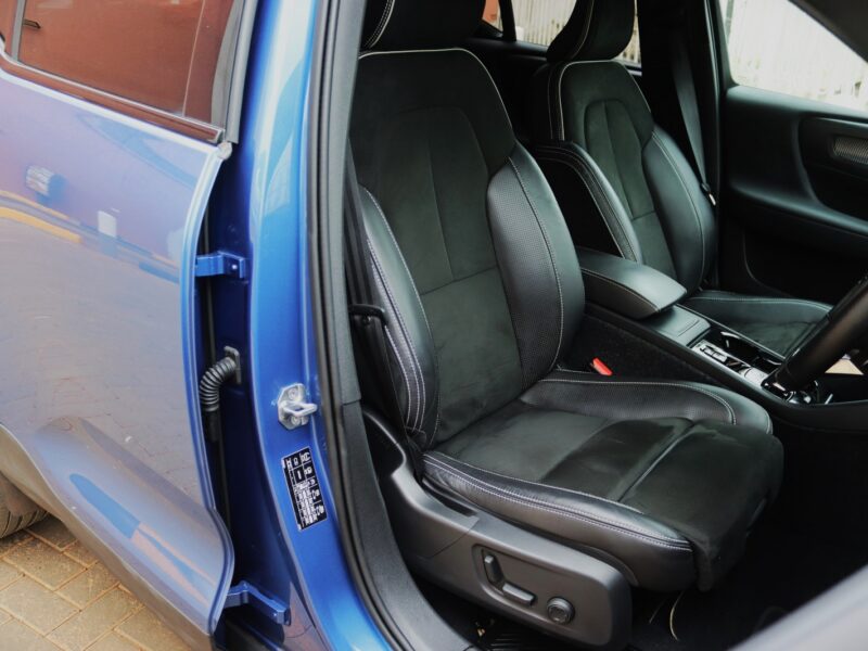 🚗 2020 VOLVO XC40 R-DESIGN – ELEGANT BLUE • 2000CC TURBO PETROL • SPORTY PREMIUM SUV