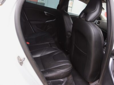 🚗 2015 VOLVO V40 T4 – WHITE • 1600CC TURBO PETROL • PREMIUM HATCHBACK