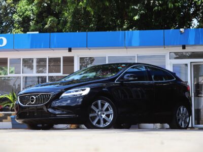 2020 Volvo V40 D4 Inscription – 2000CC Diesel Turbo | Elegant Black