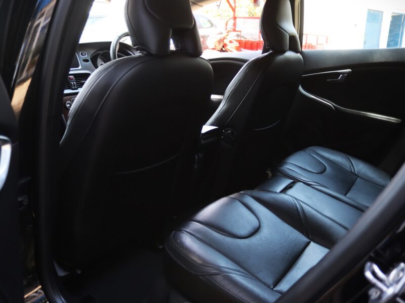 2020 Volvo V40 D4 Inscription – 2000CC Diesel Turbo | Elegant Black