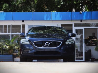 2017 Volvo V40 T3 – 1500CC Turbo Petrol | Elegant Blue