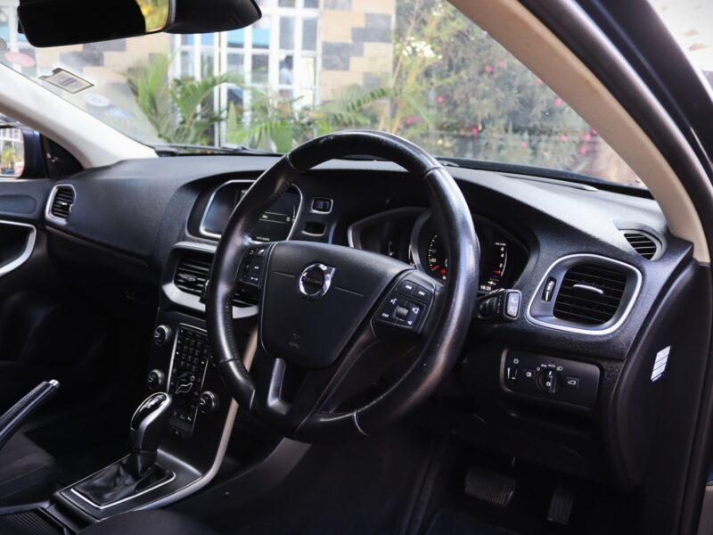2017 Volvo V40 T3 – 1500CC Turbo Petrol | Elegant Blue