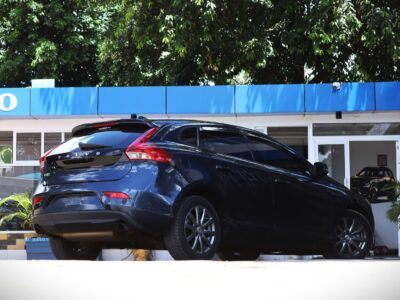 2017 Volvo V40 T3 – 1500CC Turbo Petrol | Elegant Blue